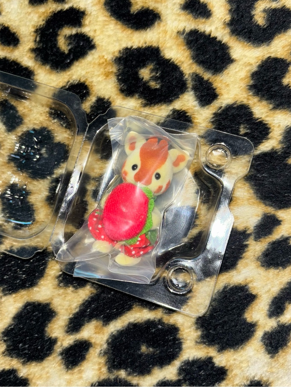 calico critters very berry babies giraffe